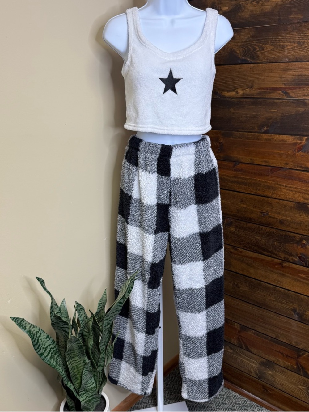 ROMWE Black & White gingham Sherpa pajama pants with star Plush Tank Top  Size M
